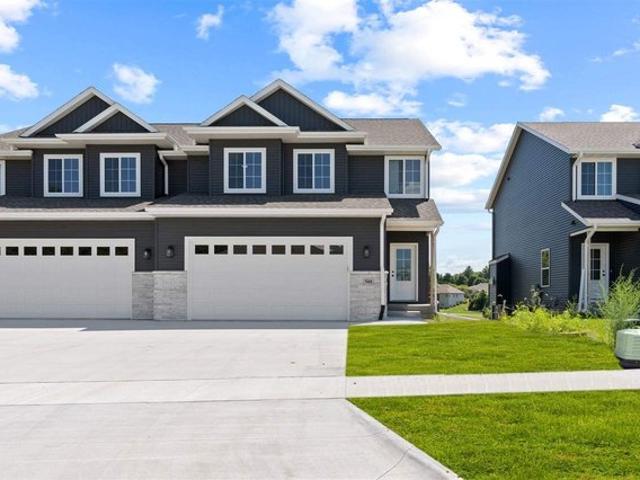 Townhouse for sale in Cedar, Iowa