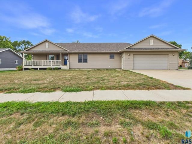 House for sale in Parker, South Dakota