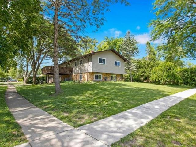 House for sale in Hoffman Estates, Illinois