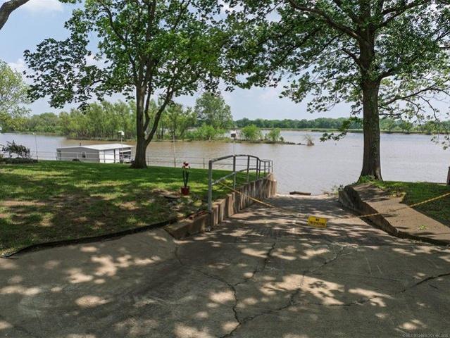 House for sale in Big Cabin, Oklahoma