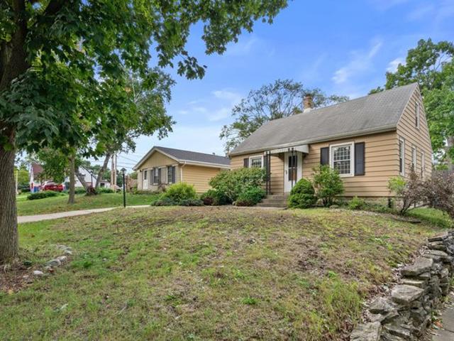 House for sale in Underwood Parkway, Wauwatosa