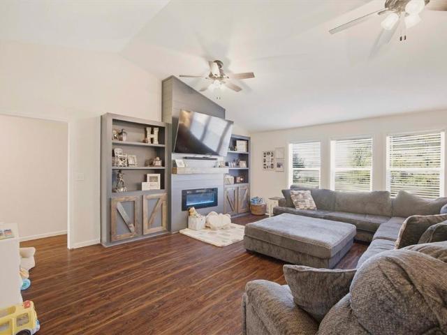 House for sale in East Lynne, Missouri