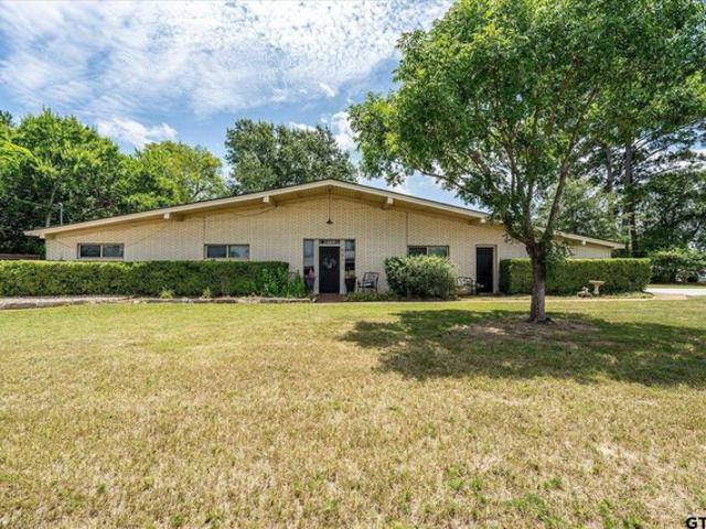 House for sale in Henderson, Texas
