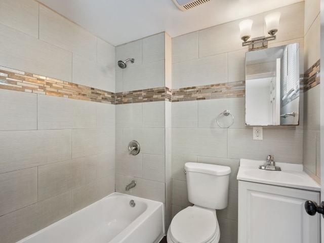 Apartment for rent in Canoga Park, California