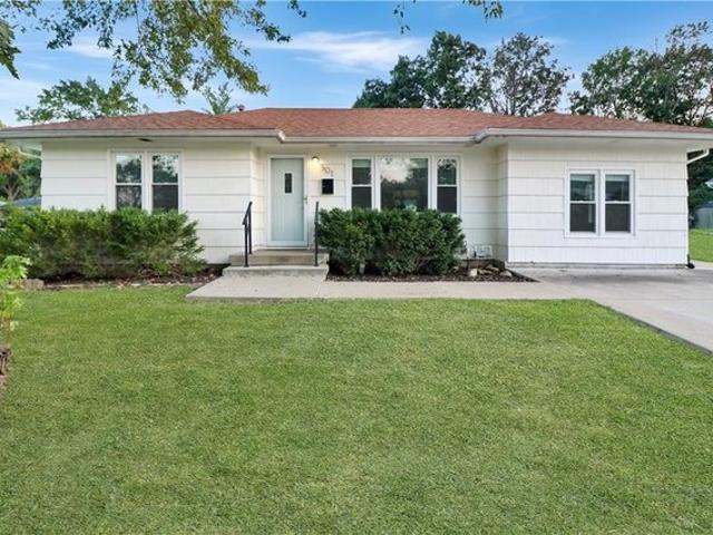 House for sale in Knob Noster, Missouri