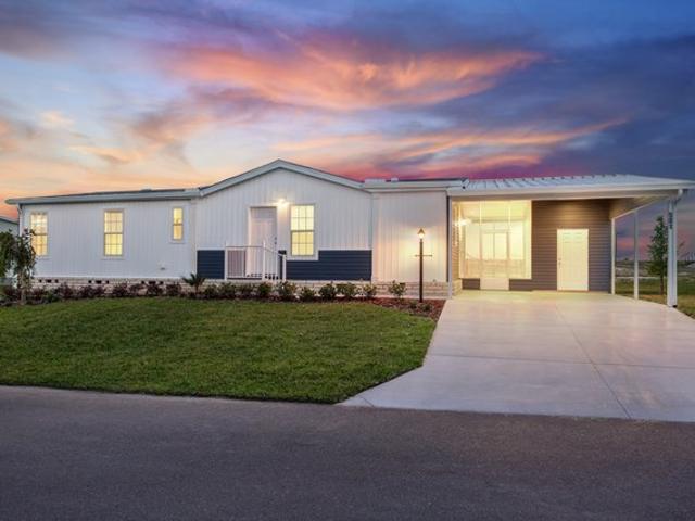 House for sale in Lady Lake, Florida
