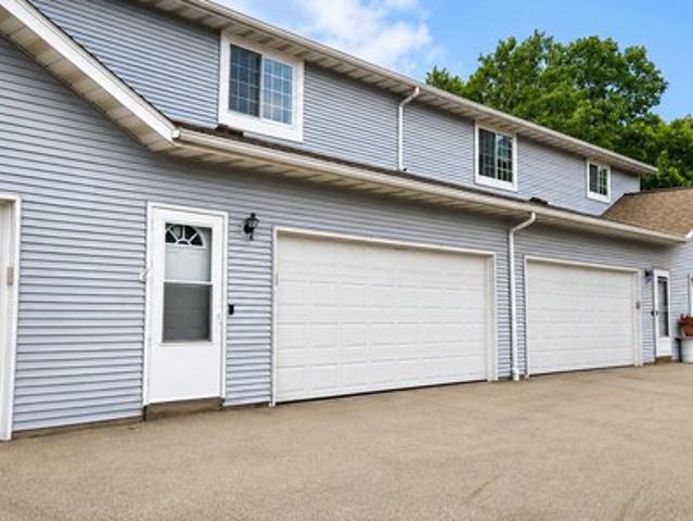 Condo for sale in Slinger, Wisconsin