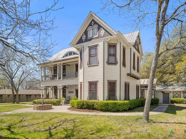 House for sale in Moulton, Texas