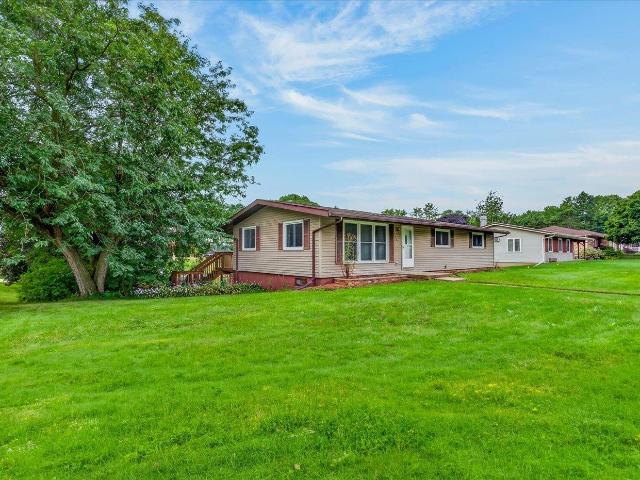 House for sale in Dodgeville, Iowa County