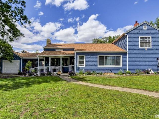 House for sale in Taylorville, Illinois