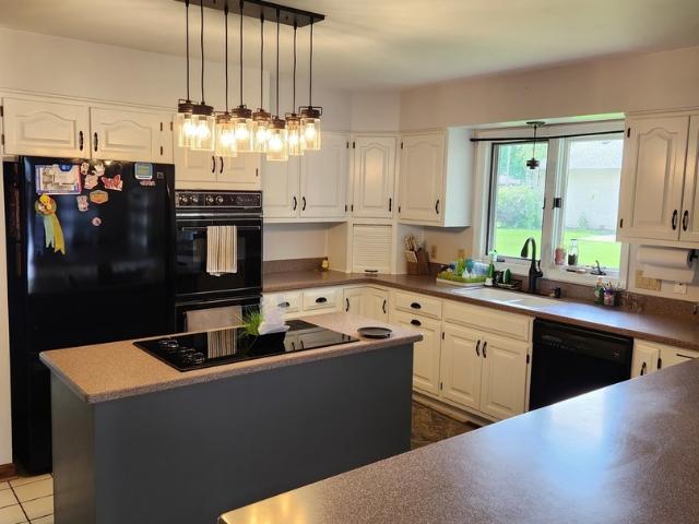 House for sale in Hinckley, Illinois