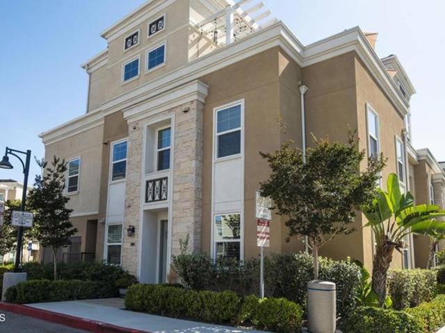 Townhouse for sale in Oxnard, Ventura County