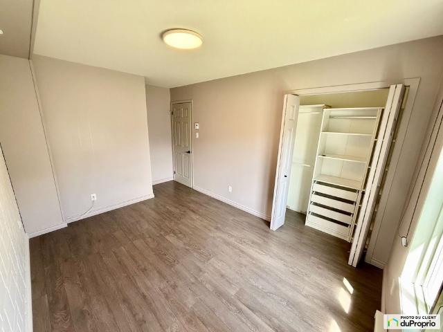 Apartment for rent in Sainte-Catherine, Montérégie