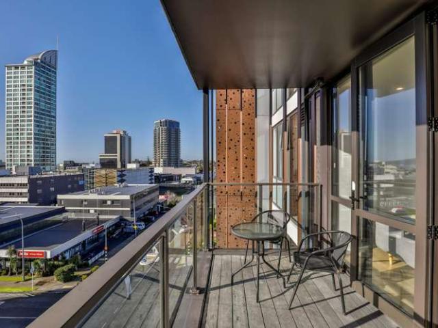 Apartment for sale in Takapuna