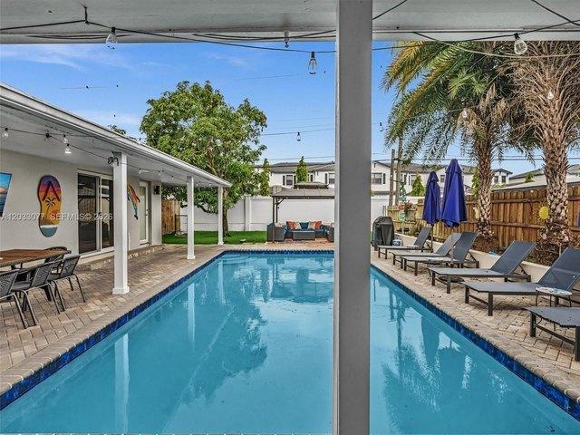 House for sale in Dania, Florida