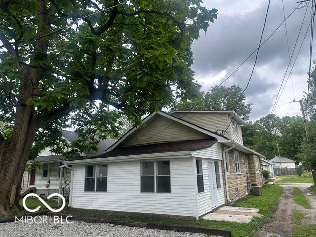 House for sale in Near Eastside, Camby