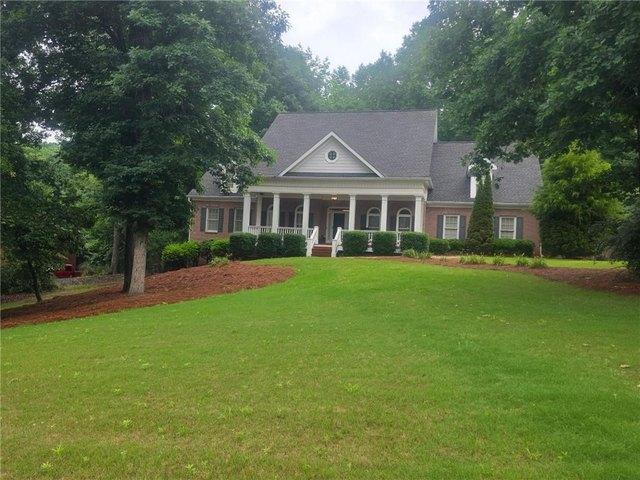 House for sale in Flowery Branch, Georgia