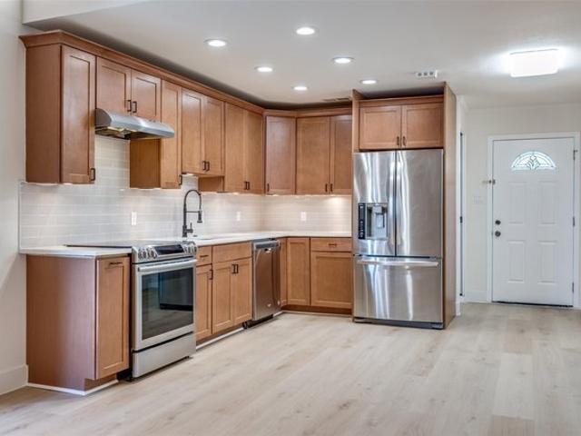 Townhouse for sale in Garland, Texas
