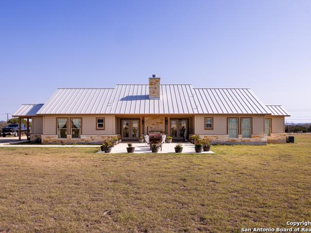 House for sale in Bandera