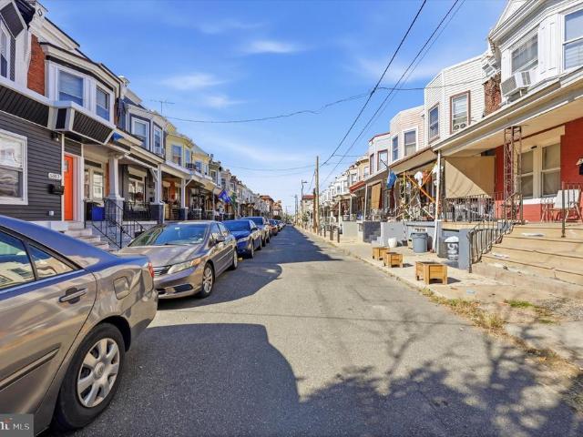 Townhouse for sale in Garden Court, Philadelphia