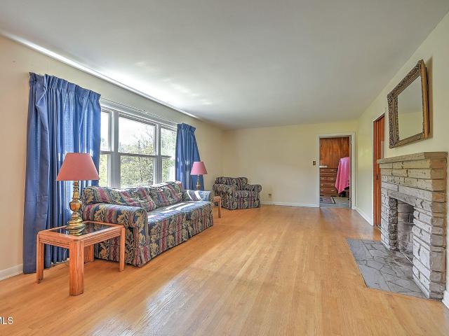 House for sale in Bristol, Washington County