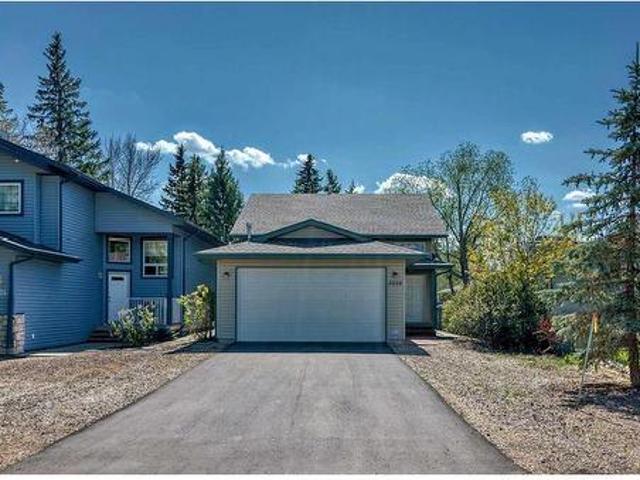 House for sale in Sylvan Lake