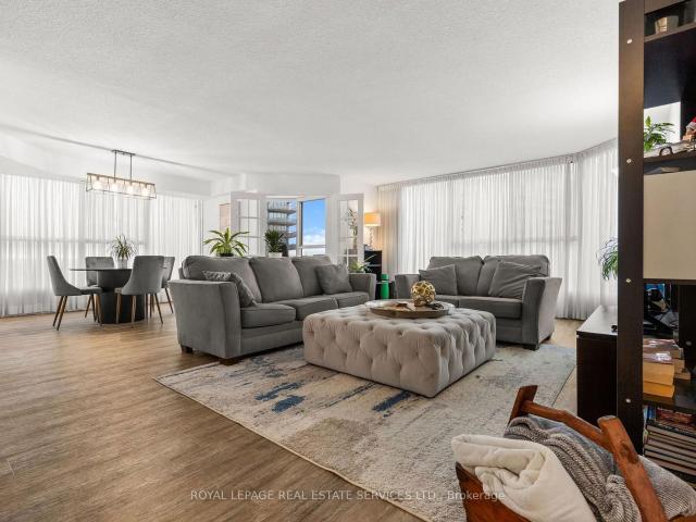 Condo for sale in Toronto, Golden Horseshoe