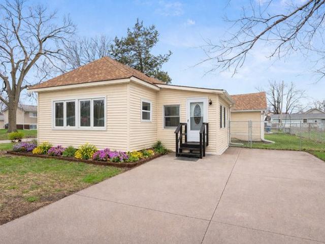 House for sale in Camanche, Iowa
