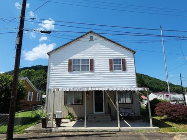 House for sale in Cedar Grove, West Virginia