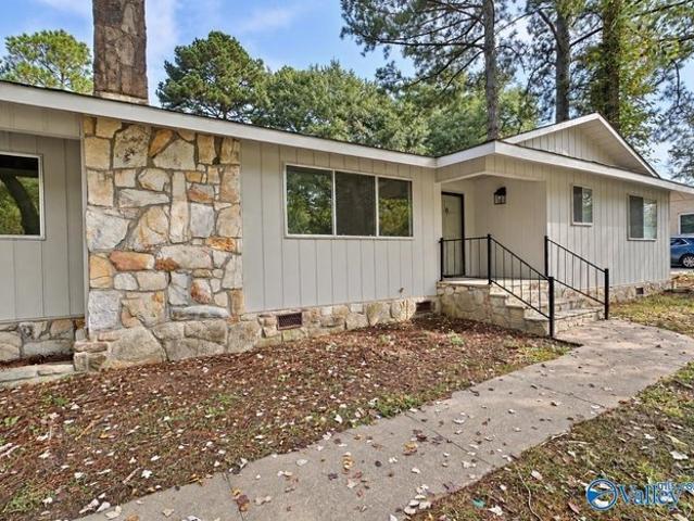 House for sale in Saratoga, Albertville