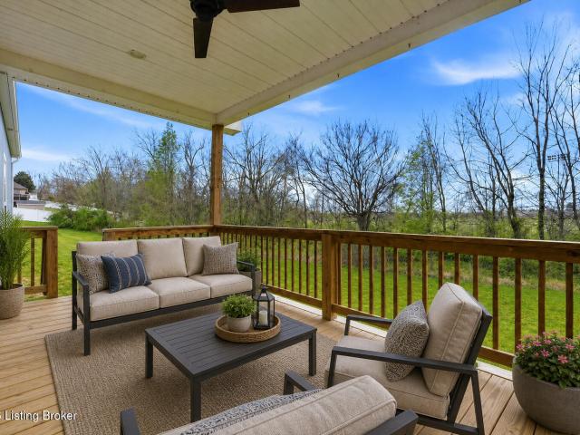House for sale in Cecilia, Kentucky