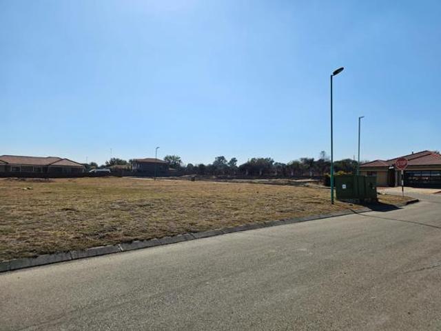 Land for sale in Hartbeespoort Dam Nature Reserve, North West