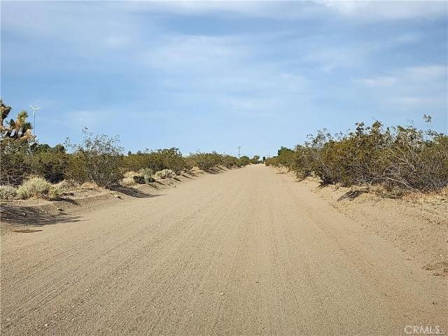 Land for sale in Lucerne Valley, California
