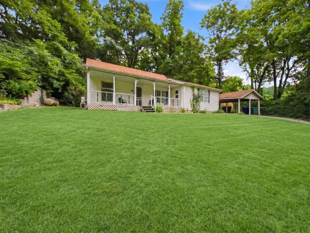 House for sale in Stone, Missouri