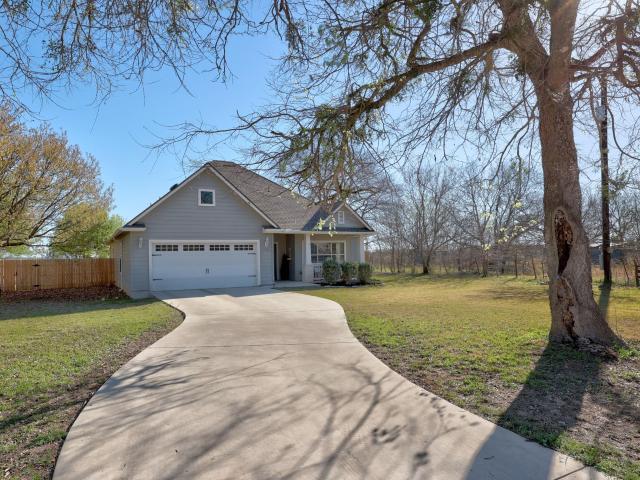 House for sale in Martindale, Texas
