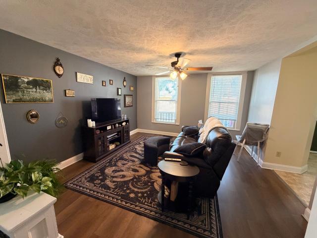 House for sale in Dimmitt's Grove, Bloomington