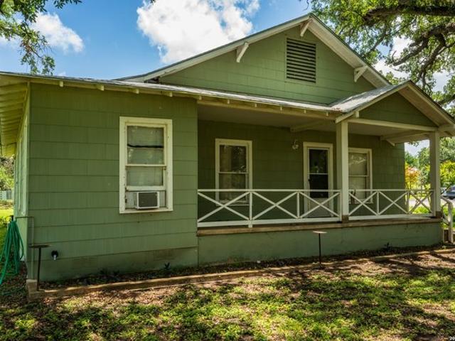 House for sale in Sabinal, Texas