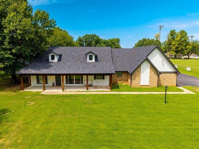 House for sale in Mcloud, Oklahoma