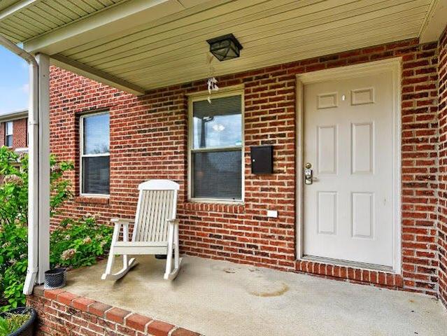 Townhouse for sale in Versailles, Kentucky