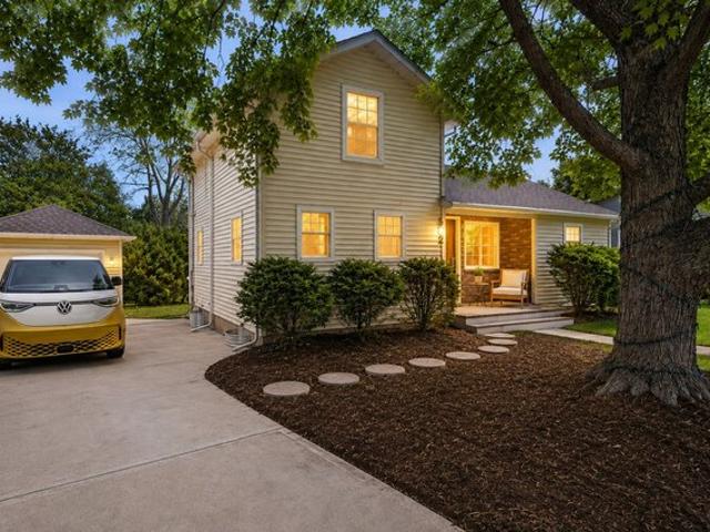 House for sale in Mchenry, Illinois