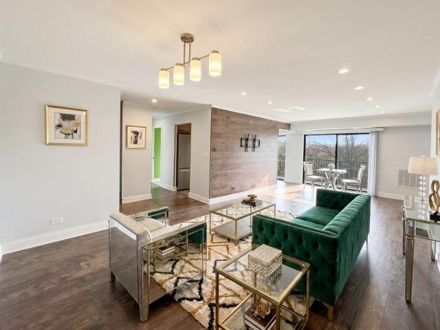 Condo for sale in Mount Prospect, Illinois