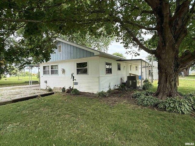 House for sale in Fulton, Illinois