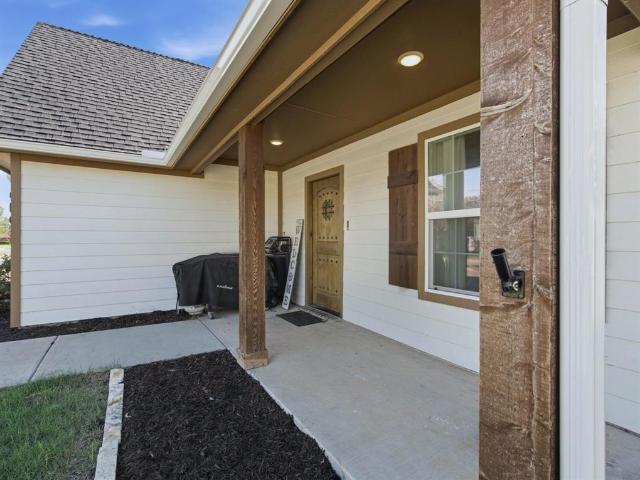 House for sale in Sanger, Denton County