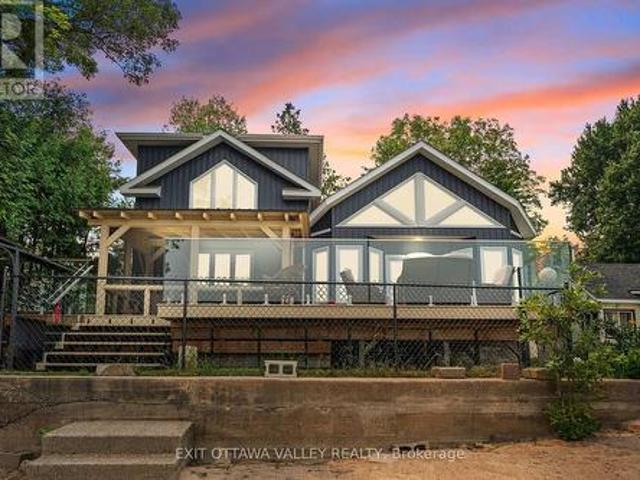 House for sale in Renfrew, Ontario