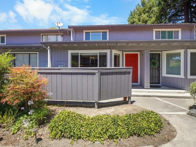 Townhouse for sale in Rohnert Park, California
