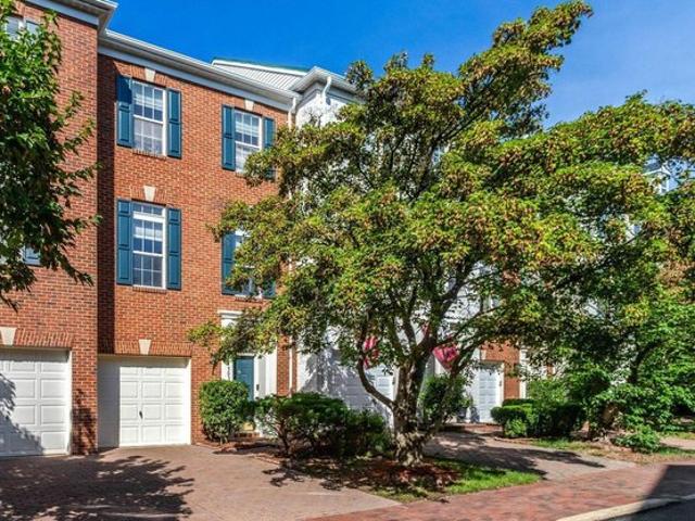 Townhouse for sale in Virginia
