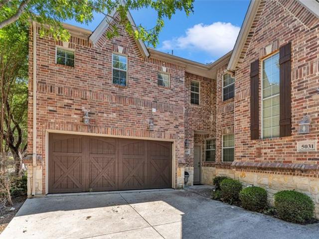 Townhouse for sale in Grand Prairie, Texas