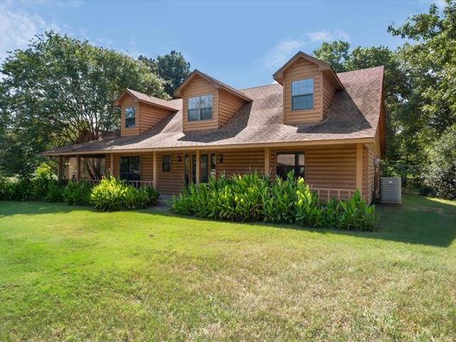 House for sale in Streetman, Texas