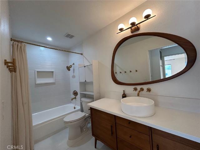 Condo for sale in Canoga Park, California