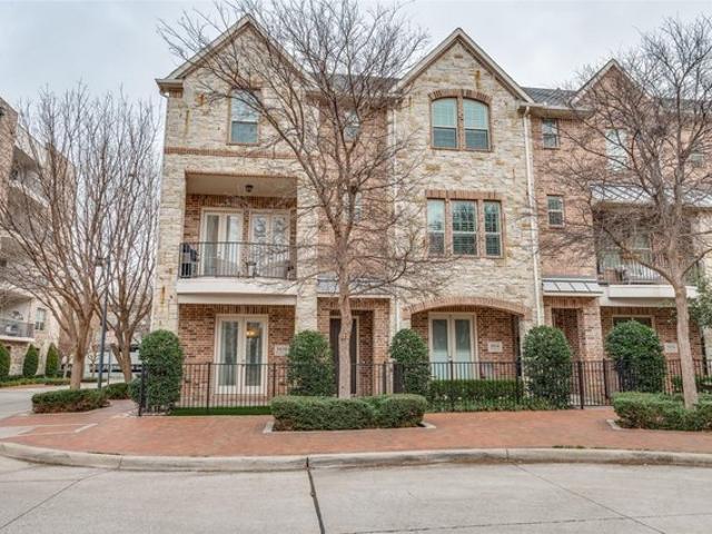 Townhouse for sale in Addison, Texas